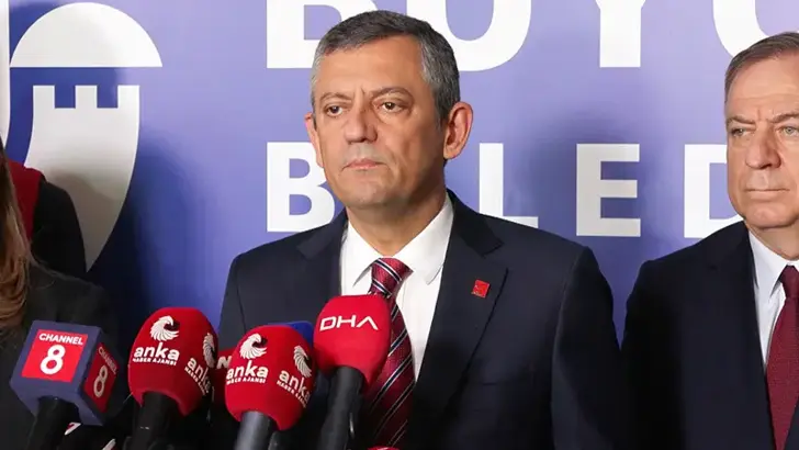 Özgür Özel Saraçhane'de konuştu: Biz bu binadan çıkarsak Türkiye'yi yönetmeye gideriz