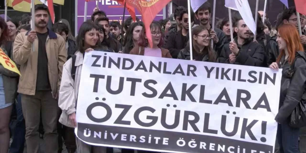 Ankara'da üniversiteliler, tutuklanan sıra arkadaşları için eylemde