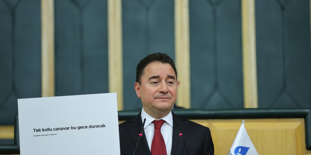 Babacan: “Kumar oynatan kuruluş banka satın aldı çünkü parayı koyacak yer bulamıyor”