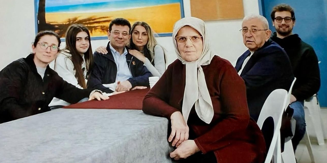 Ekrem İmamoğlu'ndan cezaevinden ilk fotoğraf!