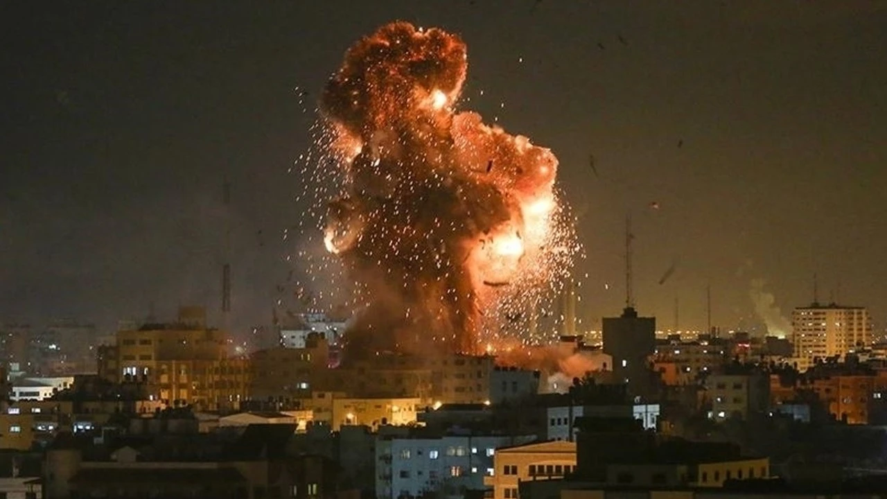 İsrail, Şam yönetimini uyarmak için Suriye'yi vurdu: 75 ölü ve yaralı