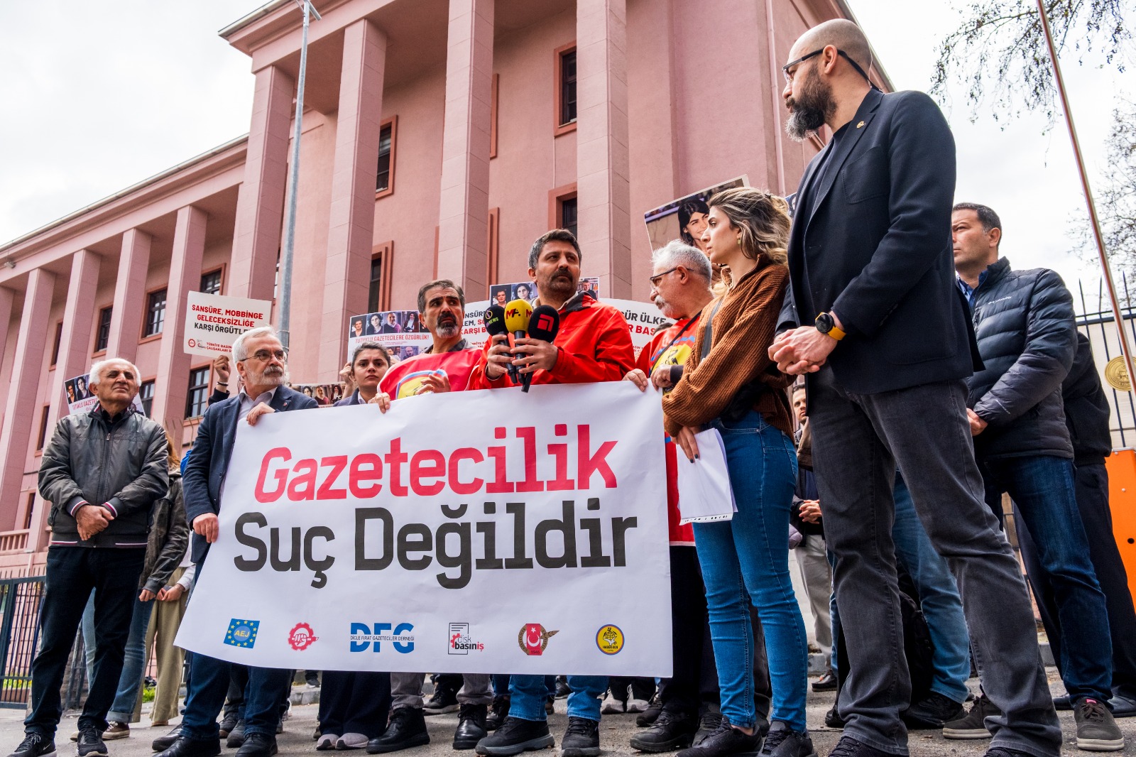 3 Mayıs’ta Adalet Bakanlığı önünde basın özgürlüğü çağrısı: “Gazetecilik suç değildir!”