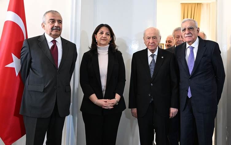 Bahçeli’den Sırrı Süreyya Önder için taziye mesajı: “Ayrı düşünsek de aynı geleceğe inanıyorduk”