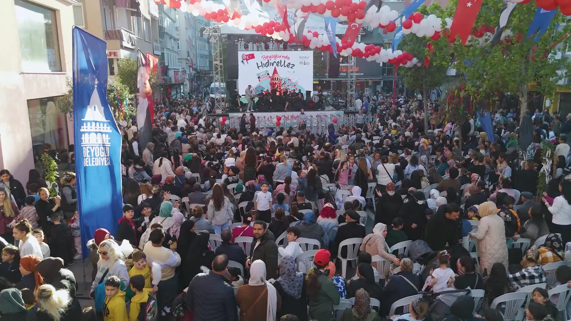 Baharın gelişi Beyoğlu'nda Hıdırellez Şenliği ile kutlandı