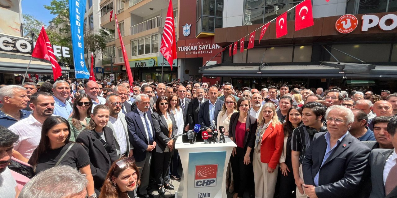 Özgür Özel’e yapılan saldırı İzmir'de protesto edildi