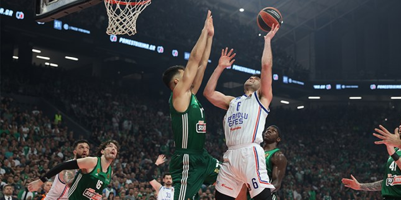 Anadolu Efes'i Cedi Osman yıktı! Fenerbahçe Beko'nun rakibi Panathinaikos oldu