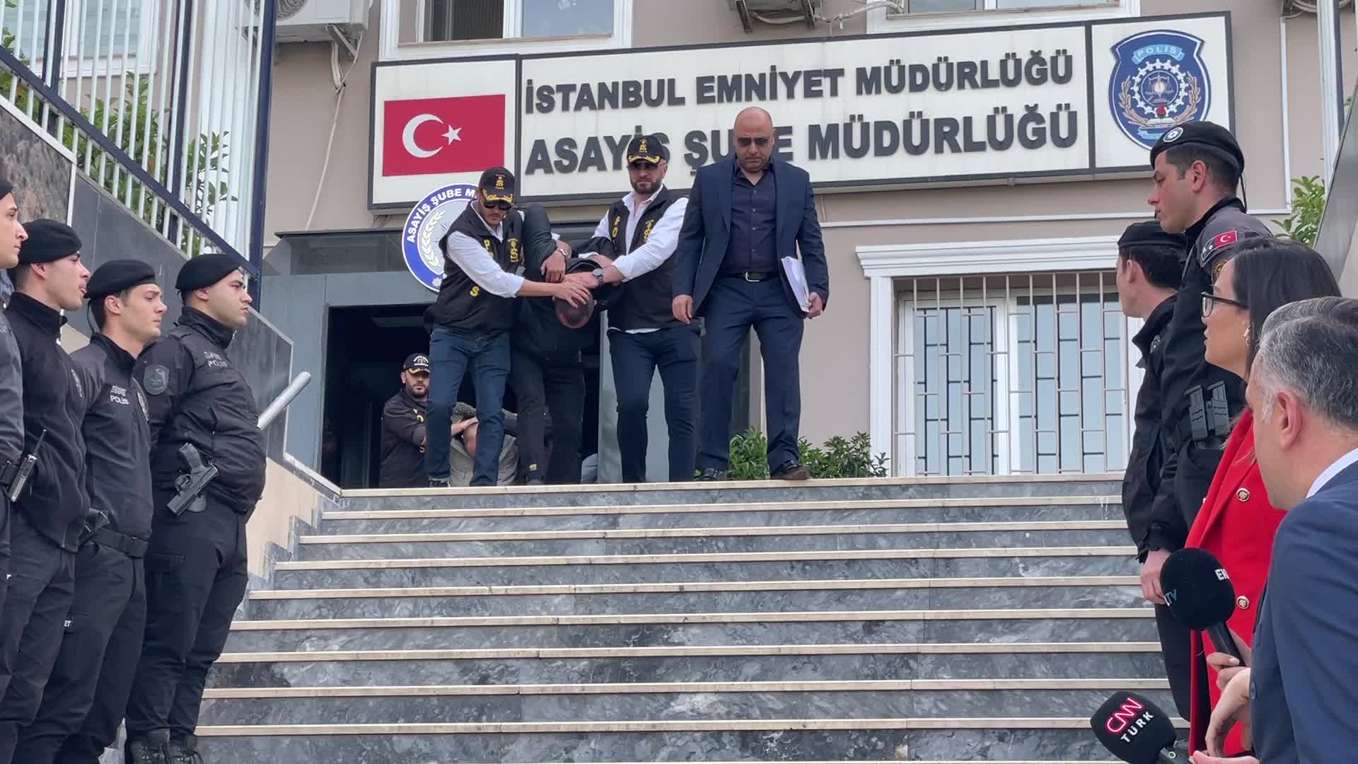 Şişli’de boşandığı eşini öldüren katil Rüstem Elibol adliyeye sevk edildi