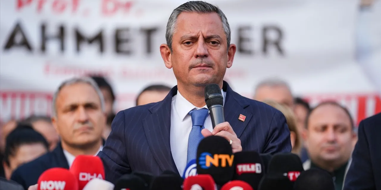 Özgür Özel'den Bahçeli'nin 'ambargosu' hakkında dikkat çeken sözler: 'DEM'den sonra MHP'ye yeni düşman lazım'