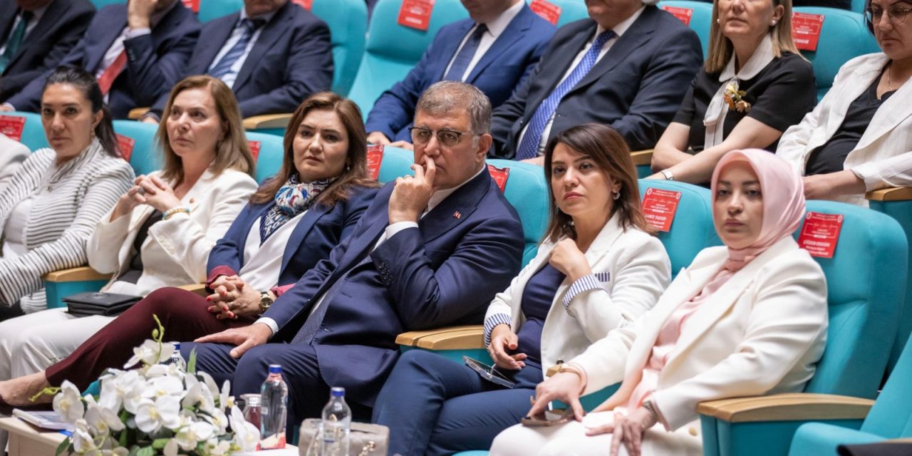 İzmir’de kadınlar için eşitlik adımları hız kazanıyor