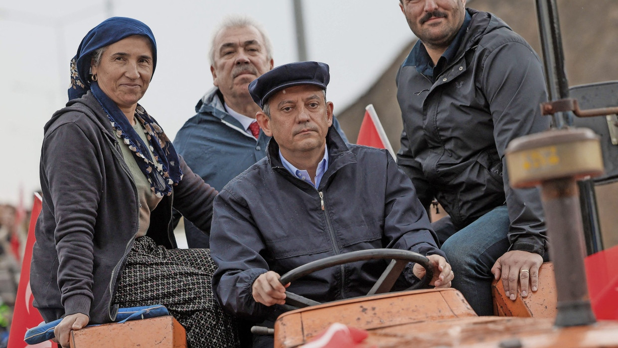 CHP'nin yaz planı netleşiyor: İmamoğlu için sokakta olunacak, 19 Mayıs’ta İzmir’de büyük miting