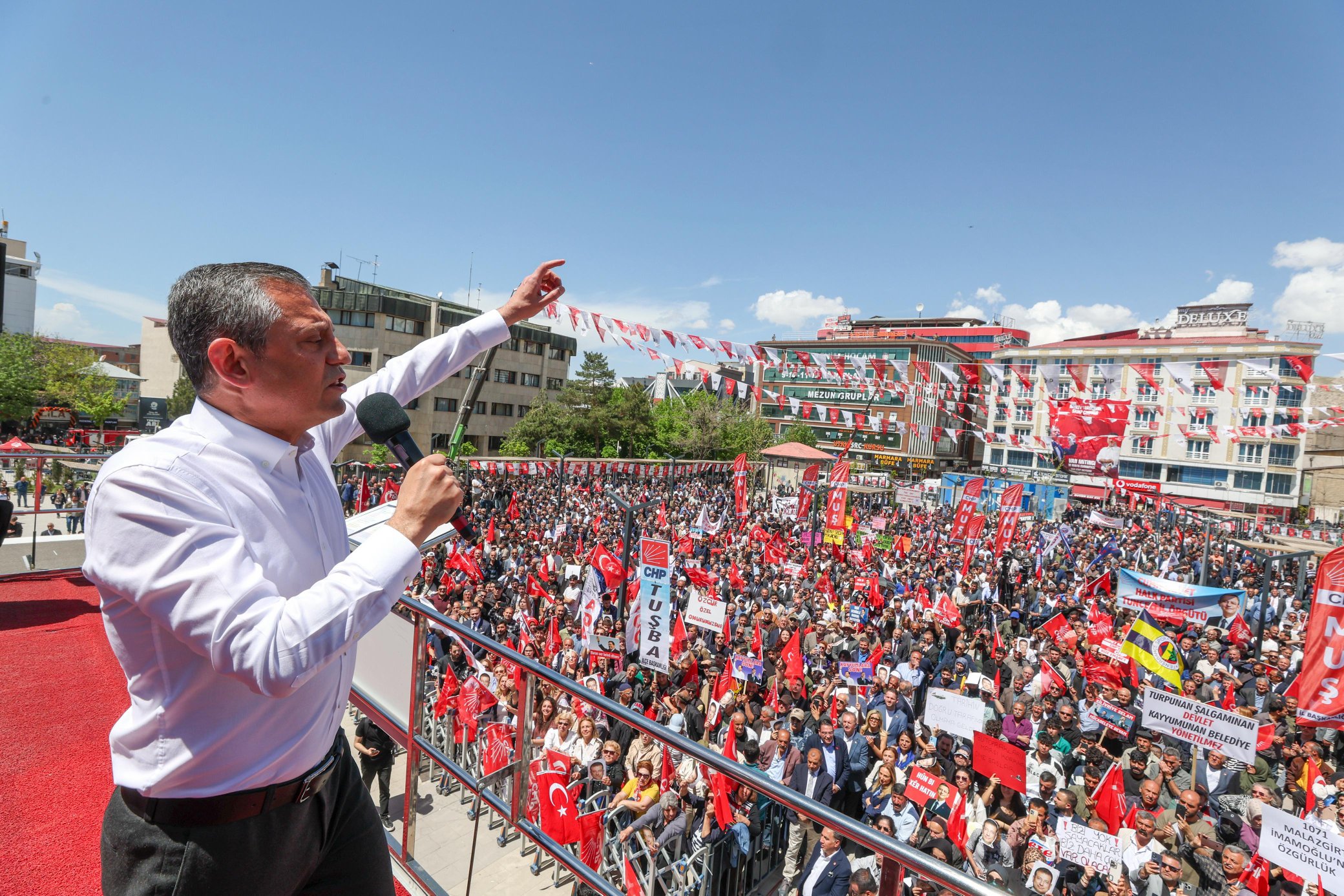 CHP'den Van'da miting: ‘Millet İradesine Sahip Çıkıyor’