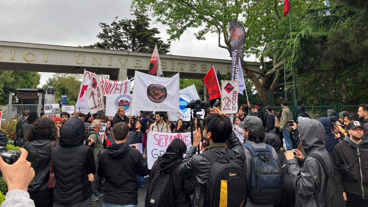 Boğaziçi’nde öğrenciler direndi: Mehmet Şimşek zirve programından çıkarıldı