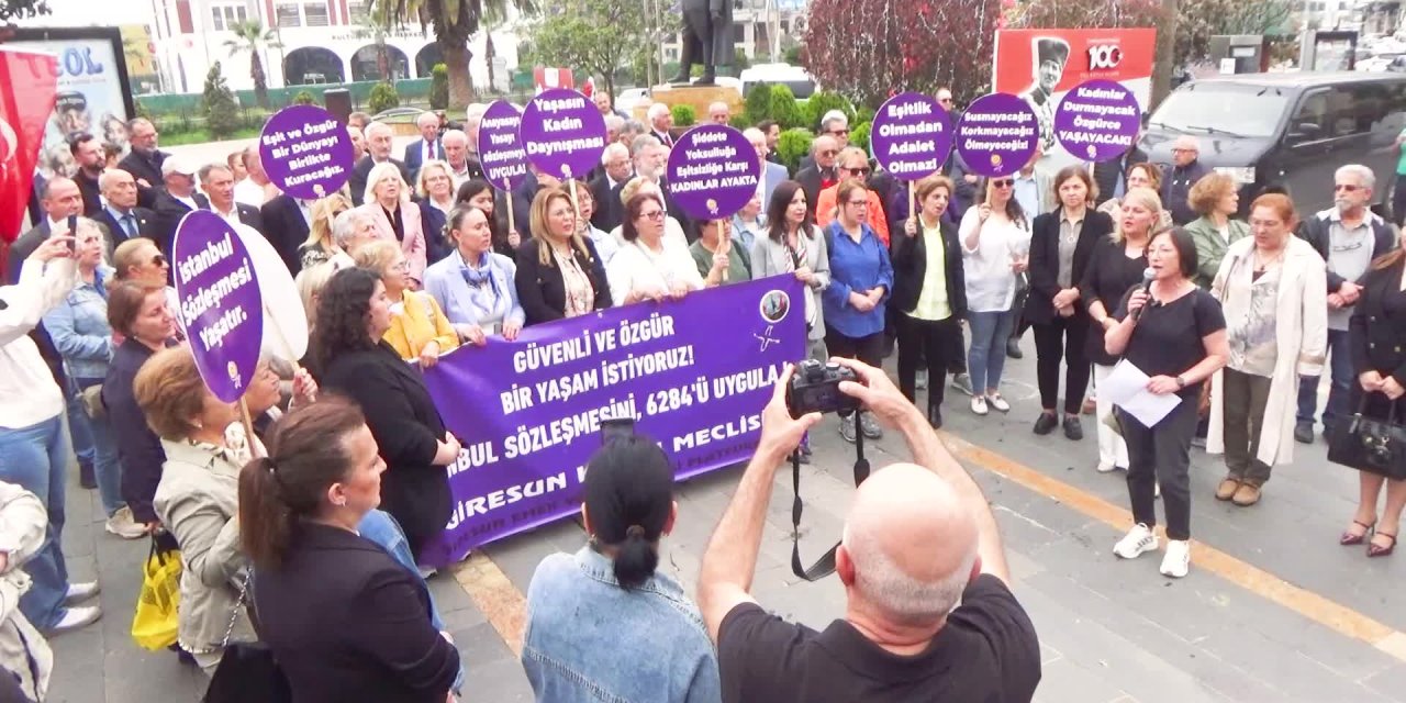 Giresun'da iki kadının öldürülmesi protesto edildi: "Çürümüş bir sistemin içerisinde tesadüfen yaşıyoruz"