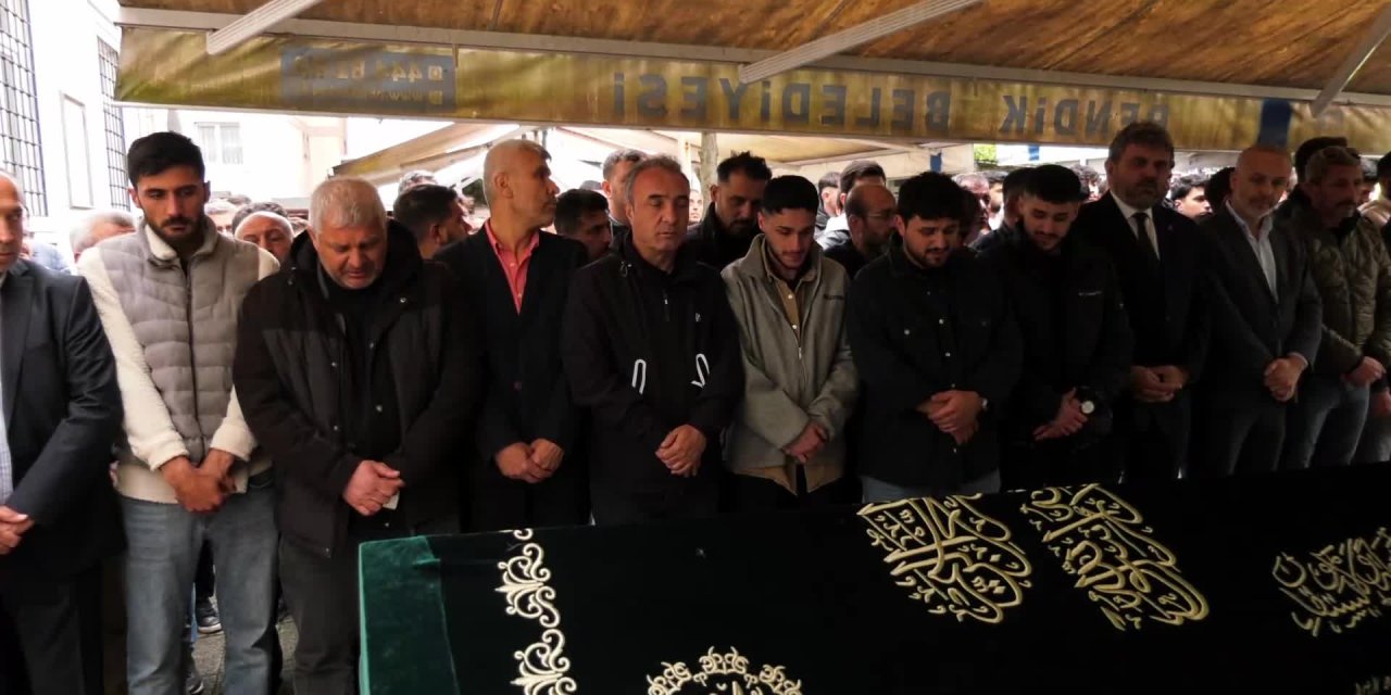 Erol Eğrek son yolculuğuna uğurlandı