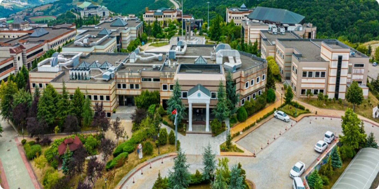 Engelli tuvaleti için öğrencisinden ‘bağış’ isteyen üniversite 12 milyon liralık şoförlü araç kiralamış