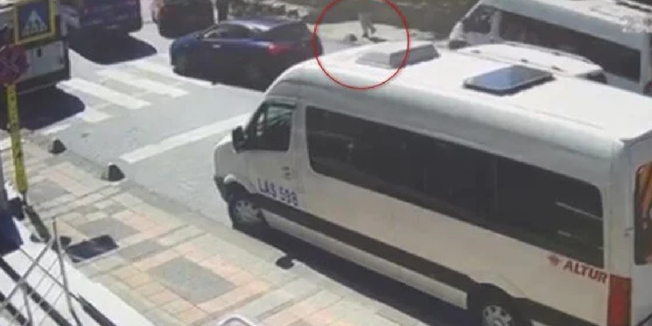 Kağıthane'de minibüs yayaların arasına daldı: 1 kişi öldü, 3'ü ağır 4 kişi yaralandı