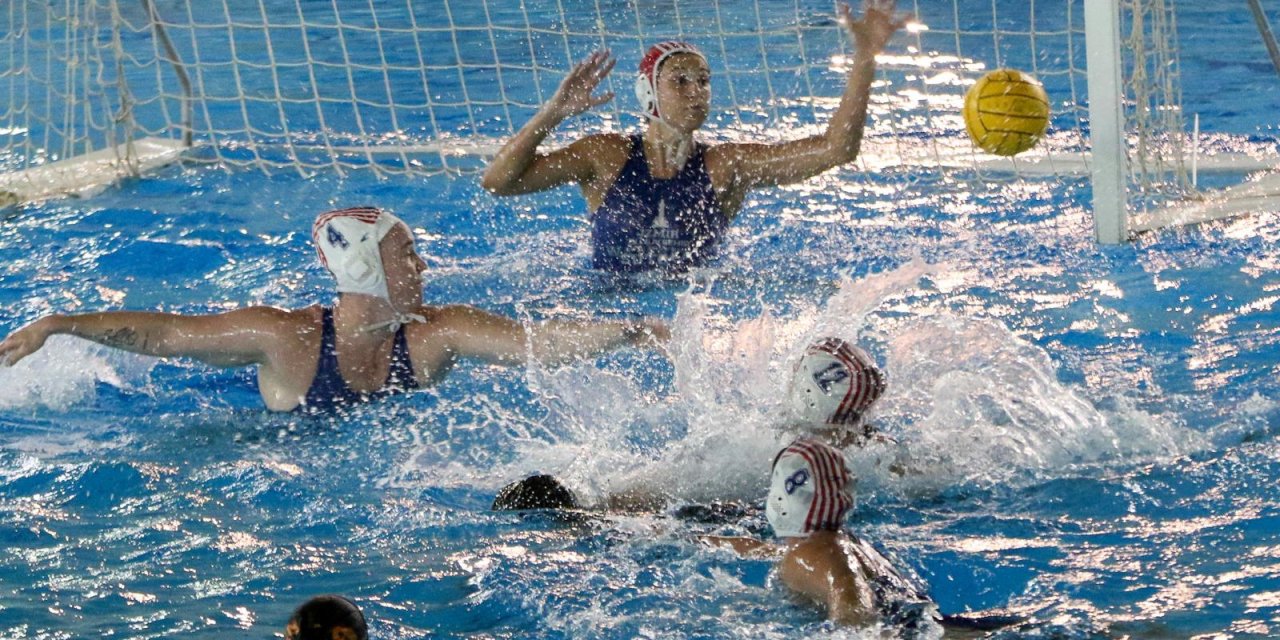 İzmir Büyükşehir, sutopunda hem finalde hem iddialı