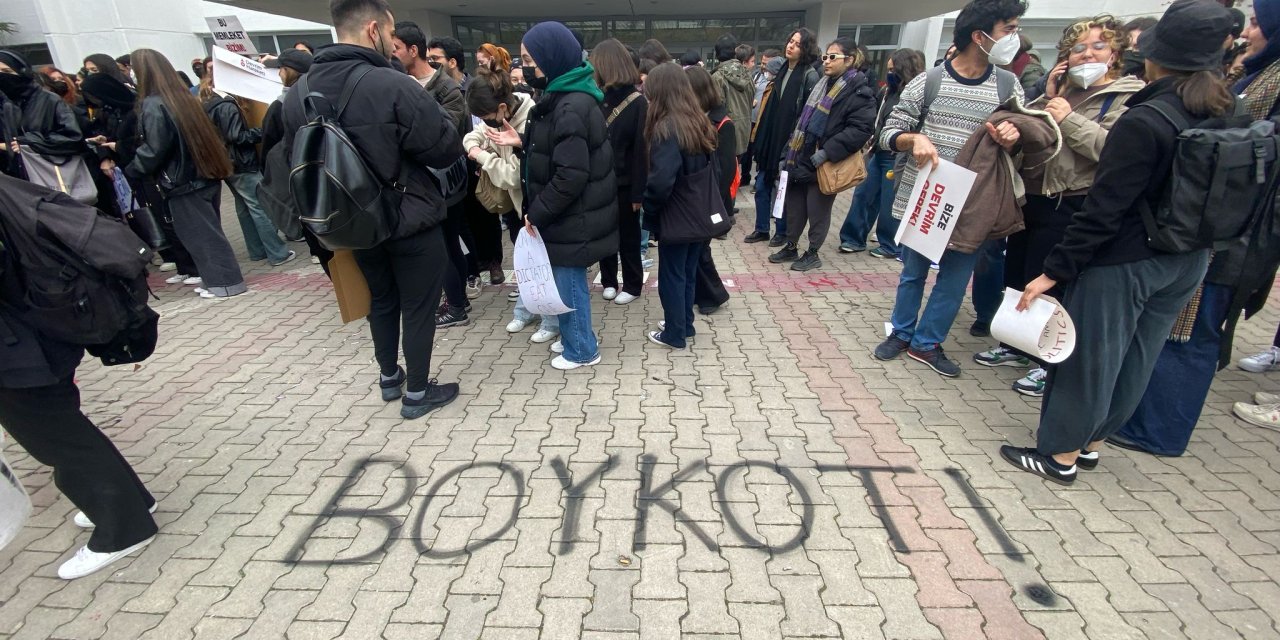 Hacettepe Üniversitesi’nde öğrencilerin boykot kararına destek veren bir akademisyenin görevine son verildi
