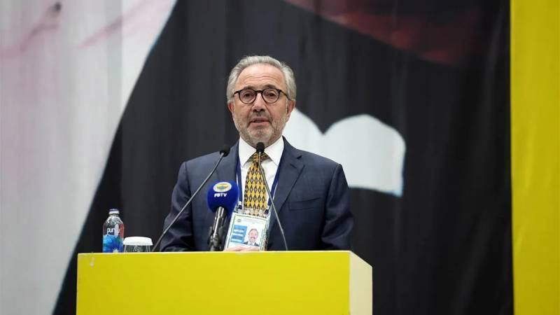 Fenerbahçe Asbaşkanı Hamdi Akın: “Futbol dışındaki tüm branşlarda zirve mücadelesi veriyoruz”