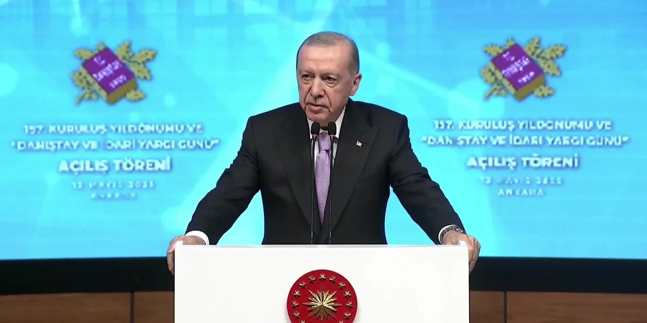 Cumhurbaşkanı Erdoğan: "Yargı mensuplarımızın hedef gösterilmesi, meydanlarda yuhalatılması büyük bir sorumsuzluktur"