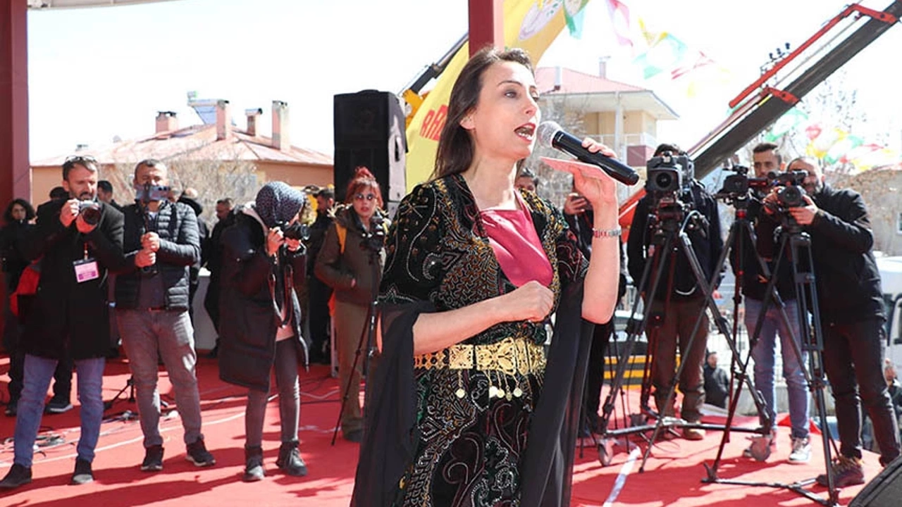 Tülay Hatimoğulları 'Nevruz'u değerlendirdi: Kitle müzakere mesajı verdi