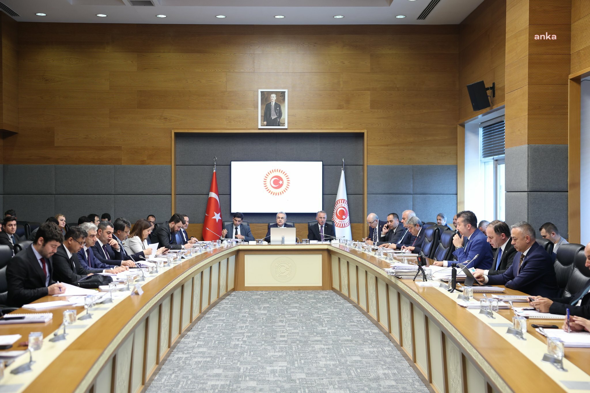 EÜAŞ Genel Müdürü Benli: "Suriye'ye şirketler aracılığıyla elektrik ihraç ediliyor"