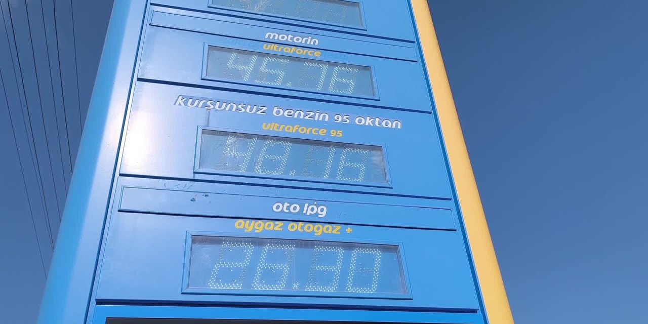 Benzin zammına tepki gösteren vatandaş: "Yolda kalmaya devam..."