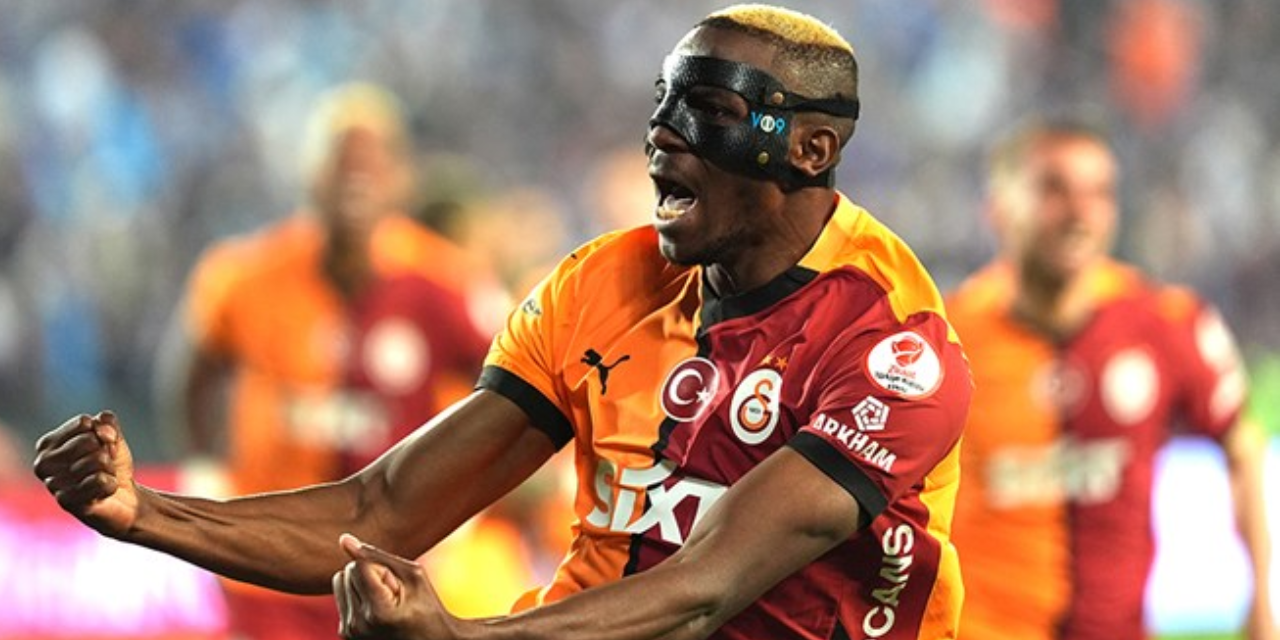 Galatasaray taraftarı 'Bizimle kal' dedi: Osimhen'den transfer açıklaması geldi