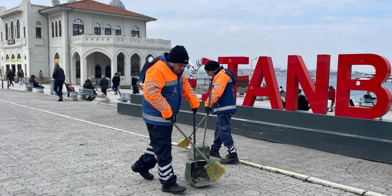 Ceketlerini çıkarıp sahaya indiler: Yöneticiler bu kez ter döktü