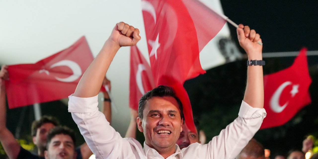 Ferdi Zeyrek’ten gençlere 19 mayıs çağrısı: “Bu ülkenin önünü siz açacaksınız”