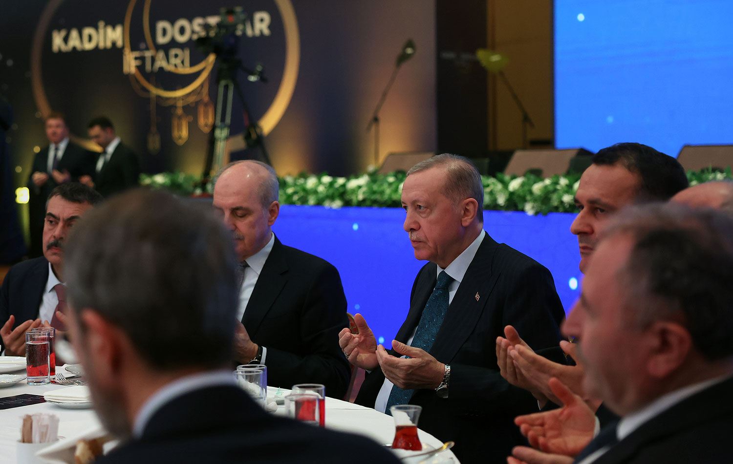 Erdoğan'ın belediyelere ilişkin planı ortaya çıktı: Yetkiler valiye, başkanlar "süse" dönüşüyor