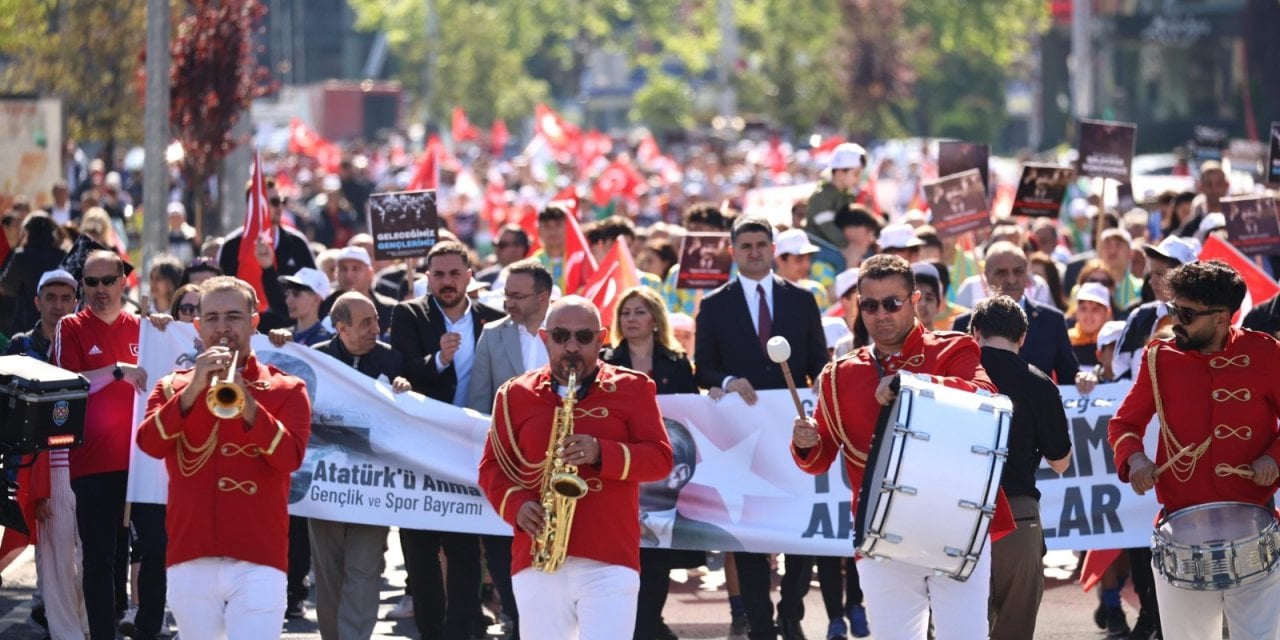 Ataşehir’de 19 Mayıs coşkusu sokağa taştı, gençlik bayramı şölene dönüştü