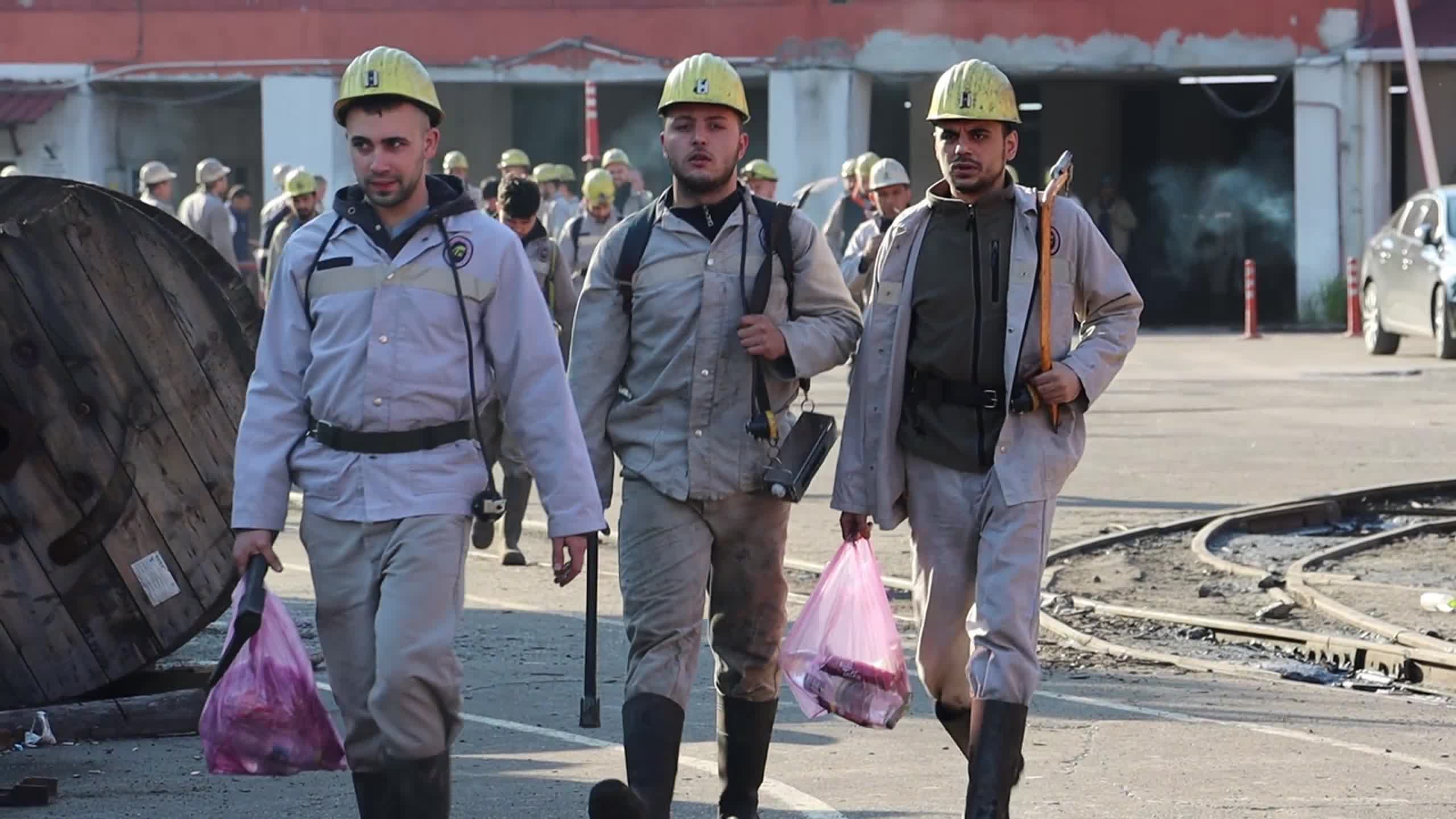 Zonguldak'taki grizu faciasının 15. yılında hayatını kaybeden madenciler anıldı