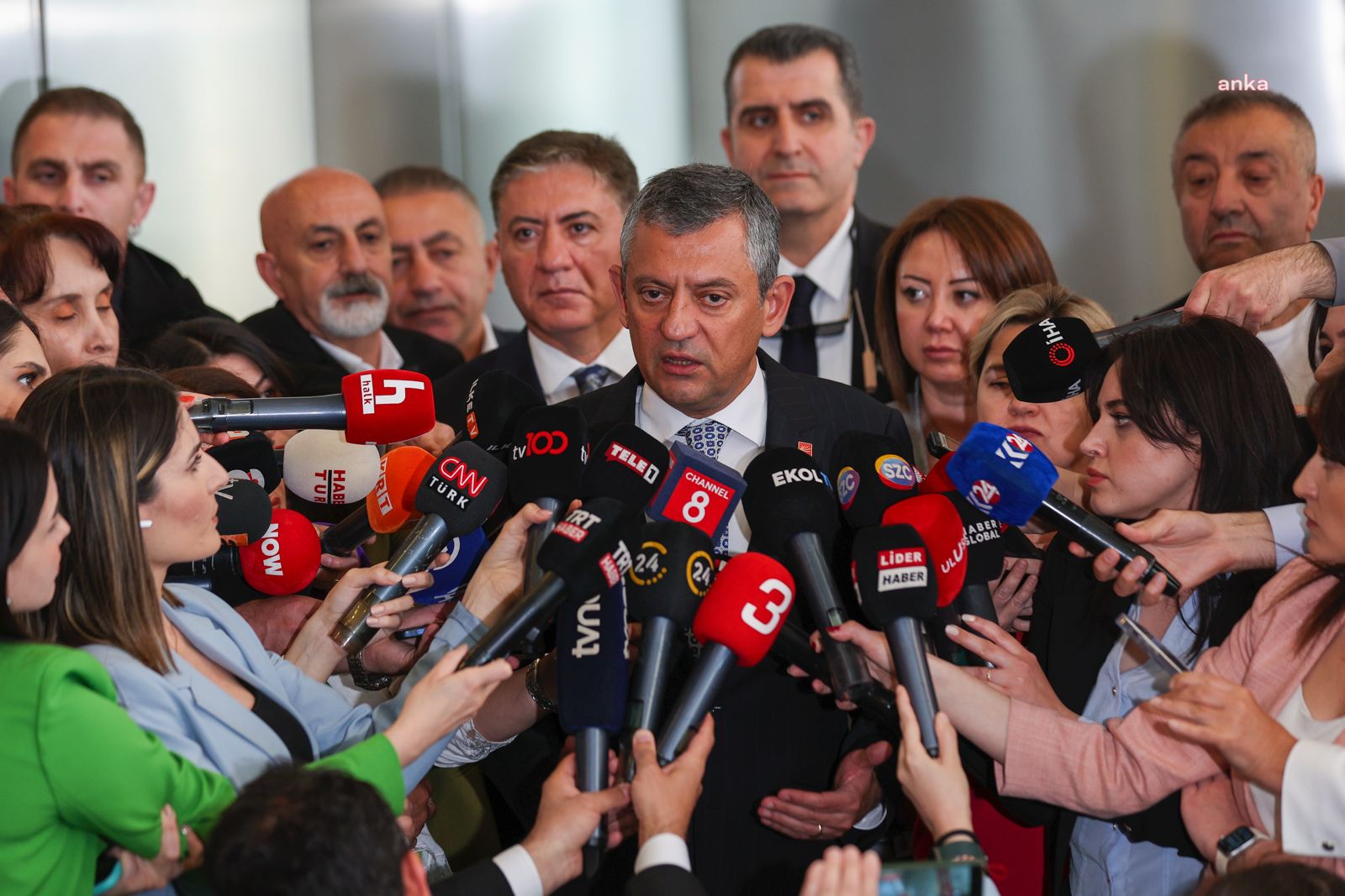 Özgür Özel: "Biz komisyon fikrinin sahibiyiz, savunucusuyuz."
