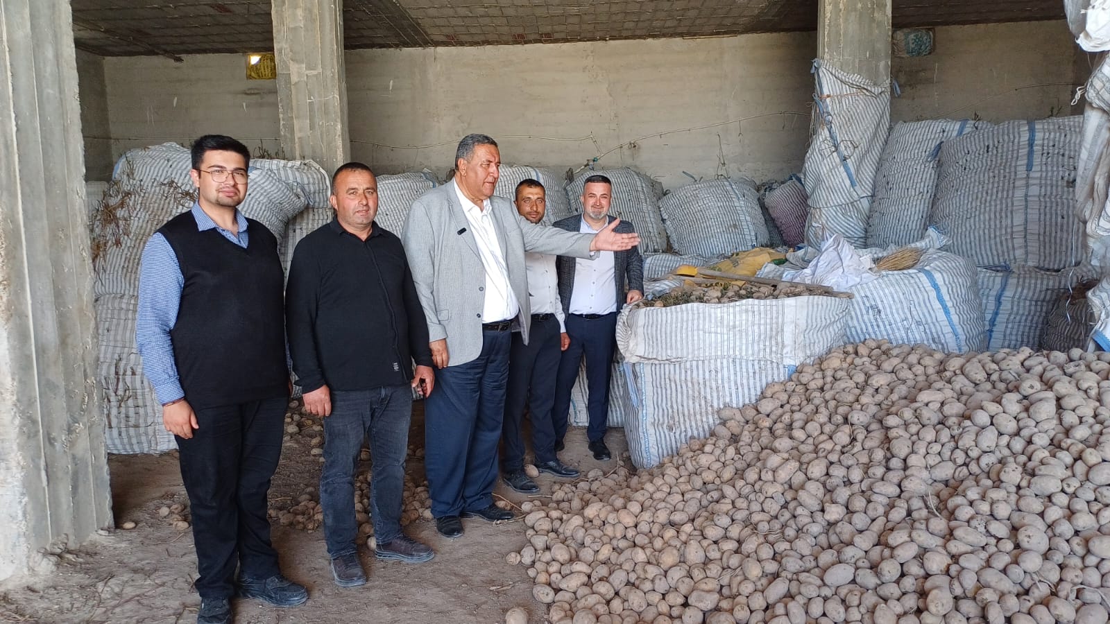 “Vatandaş 40 liraya patates alıyor üretici 1 liraya satamıyor”