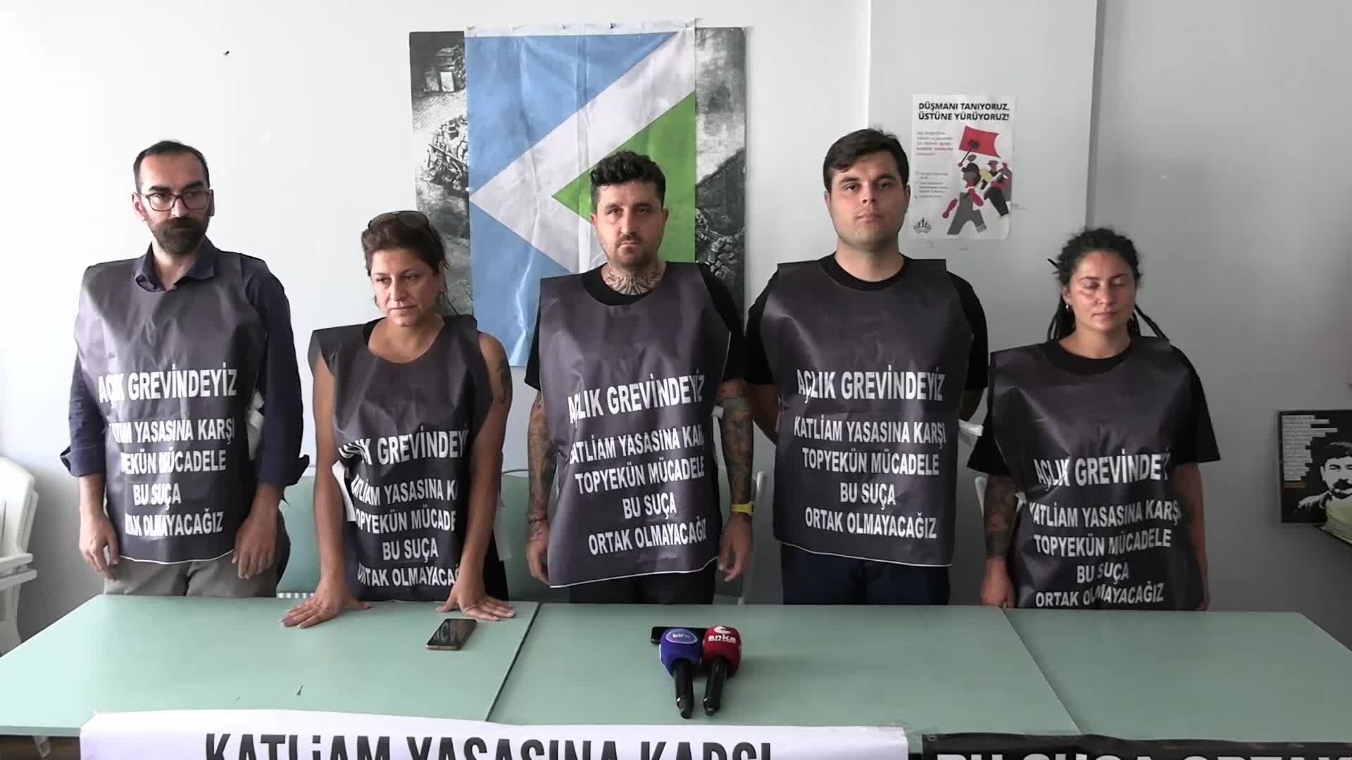 İzmir Yaşam Hakkı Savunucuları, sahipsiz hayvanlarla ilgili kanuna karşı açlık grevine başladı