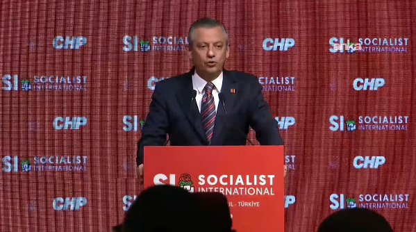Özgür Özel: “Otoriterliğe karşı hayatta kalmayı değil, iktidara gelmeyi hedefliyoruz”
