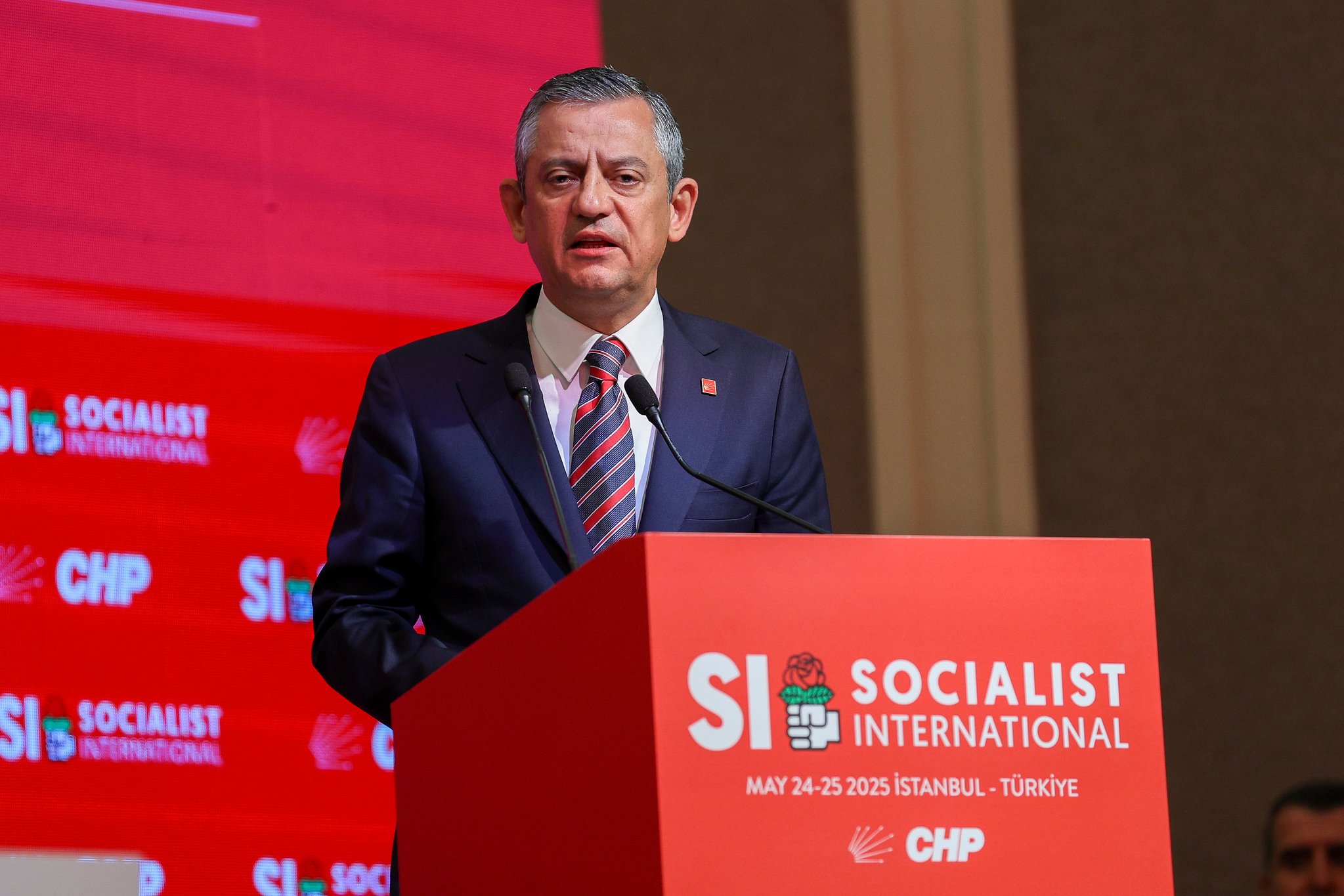 Özgür Özel: “Otoriterliğe karşı hayatta kalmayı değil, iktidara gelmeyi hedefliyoruz”