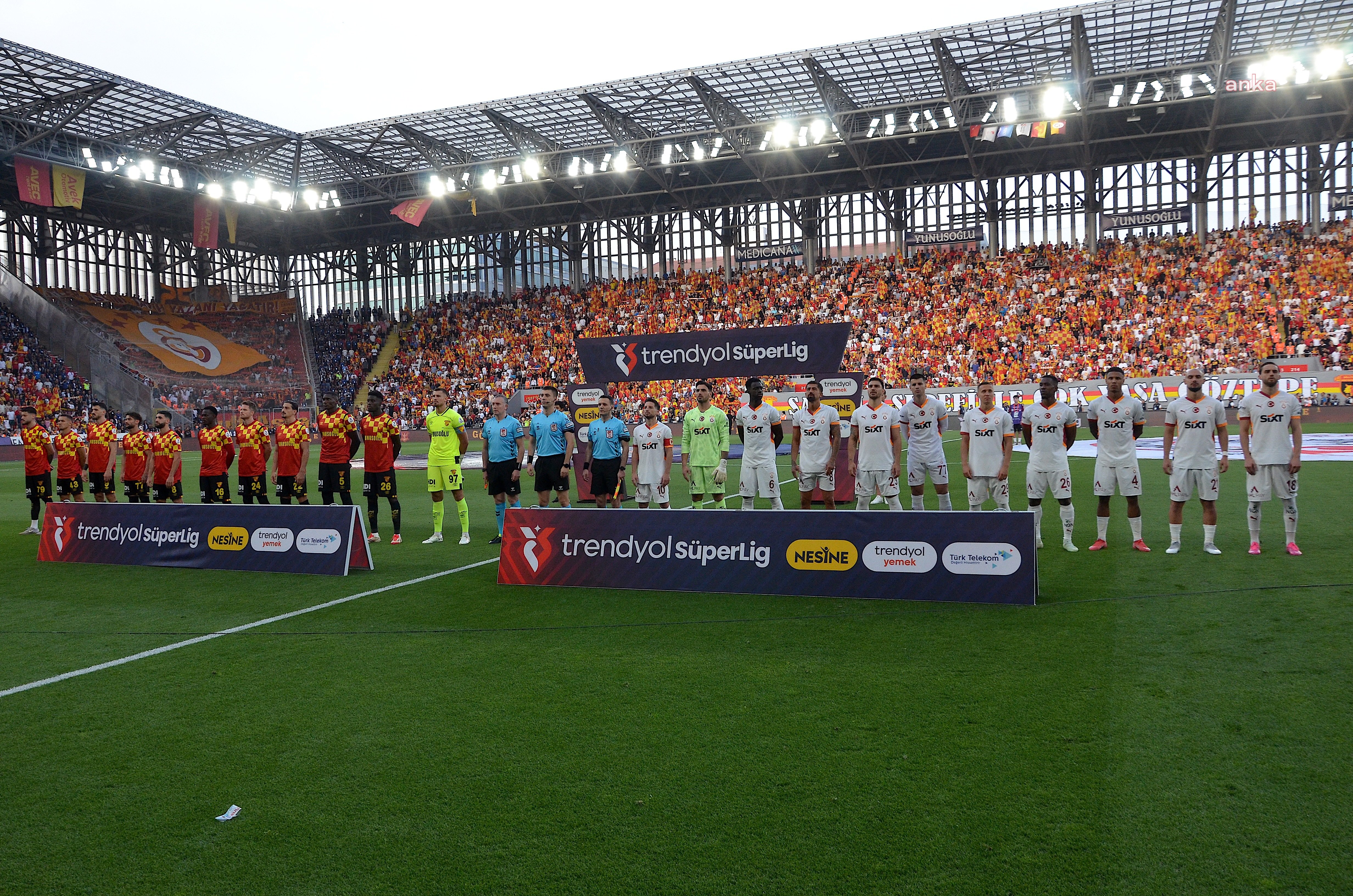 Göztepe evinde Galatasaray'a 2-0 mağlup oldu