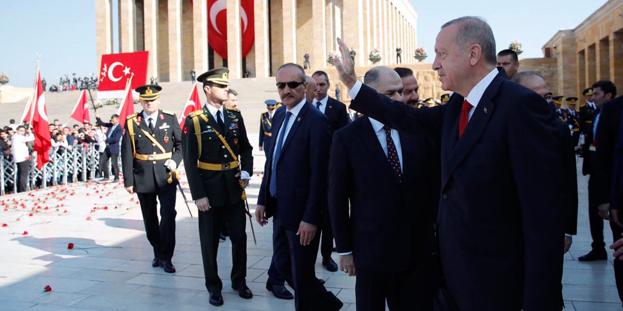 CHP’li Akdoğan peşine düştü: Kim bu Anıtkabir’deki ‘Erdoğan’ slogancıları