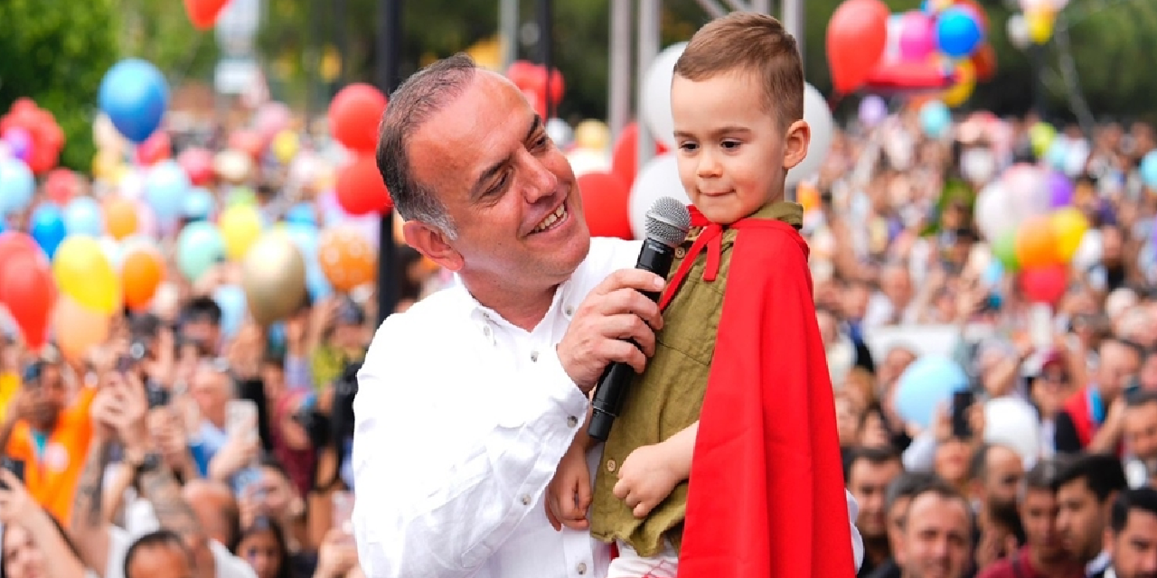 Kanseri yenen Ali Asaf 'ın dileği gerçek oldu: Binlerce balon gökyüzünde