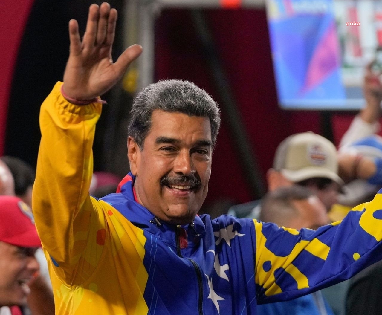 Venezuela’daki seçimlerde Maduro’nun iktidar koalisyonu, oyların yüzde 80’inden fazlasını alarak galip geldi