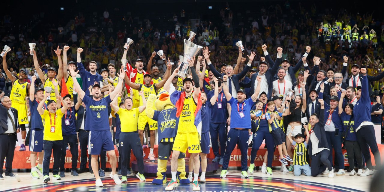 Fenerbahçe Beko’yu ayakta alkışlıyorum