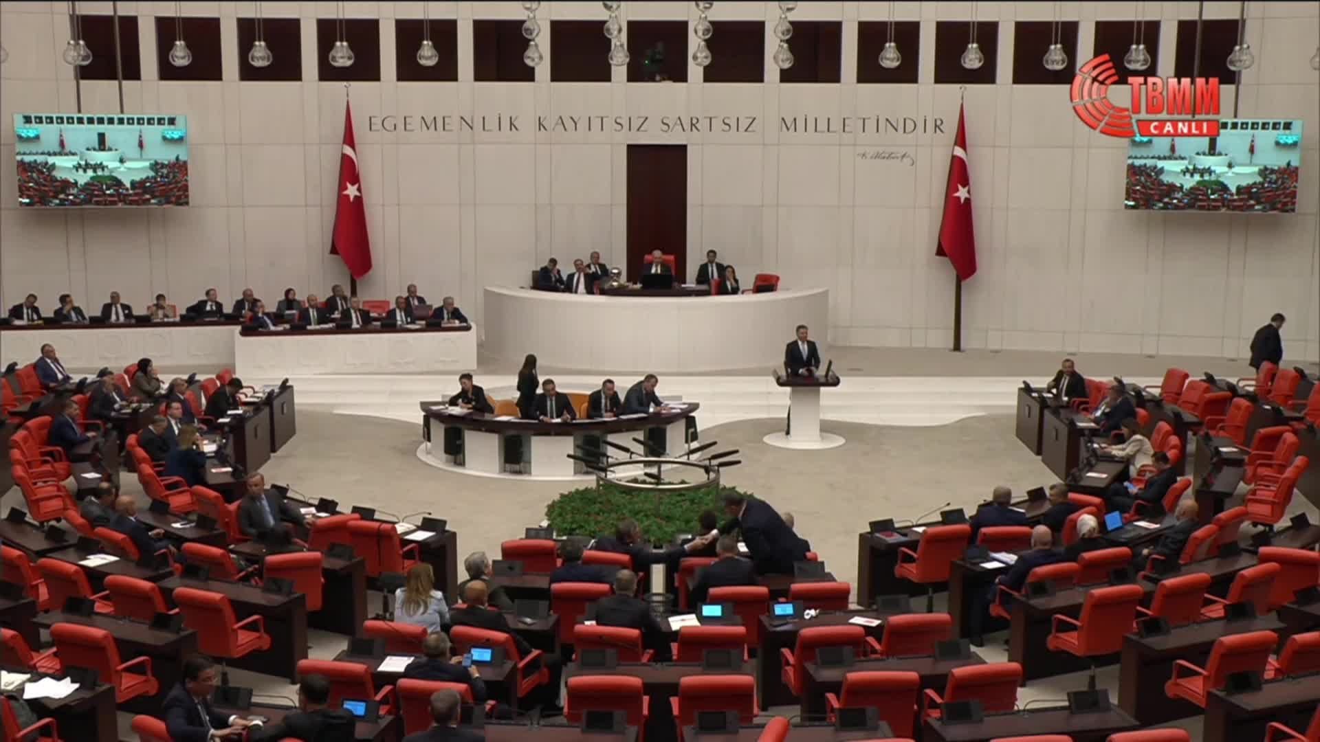 CHP'li Emir'den AK Parti grubuna: Siz köle misiniz? Siz emir eri misiniz, piyon musunuz?
