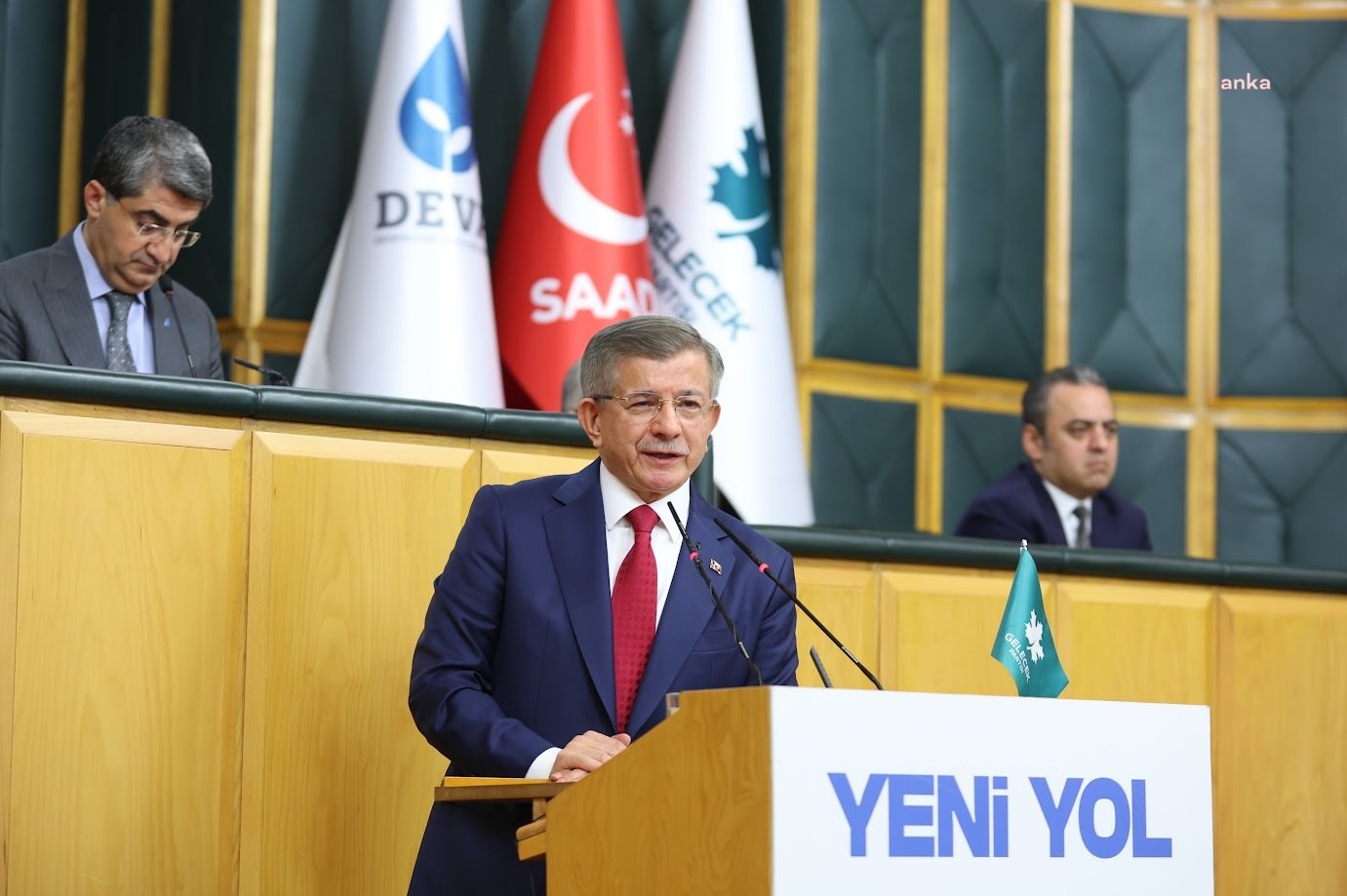 Davutoğlu: "Suriye Kürtlerinin sisteme eşit vatandaşlar olarak entegrasyonu kritik"