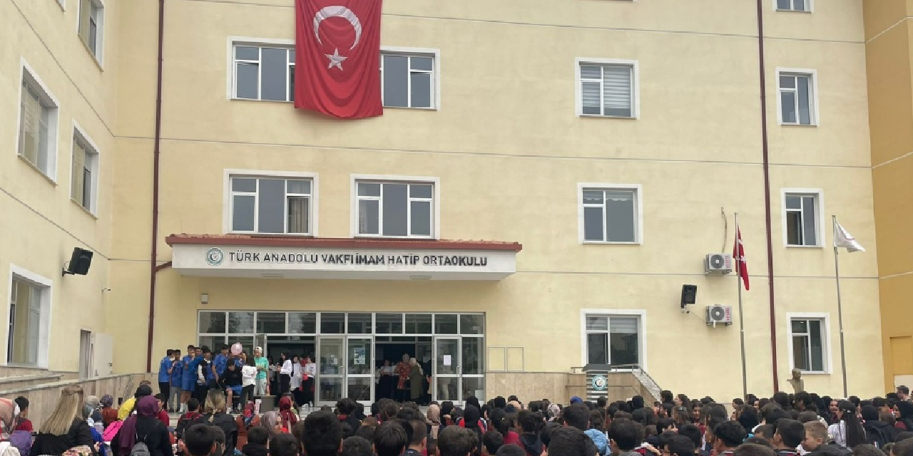 İmam hatiplere ücretsiz yemek, burs ve özel sınıf imkanı: “Kaynaklar sadece bir okula mı ait"