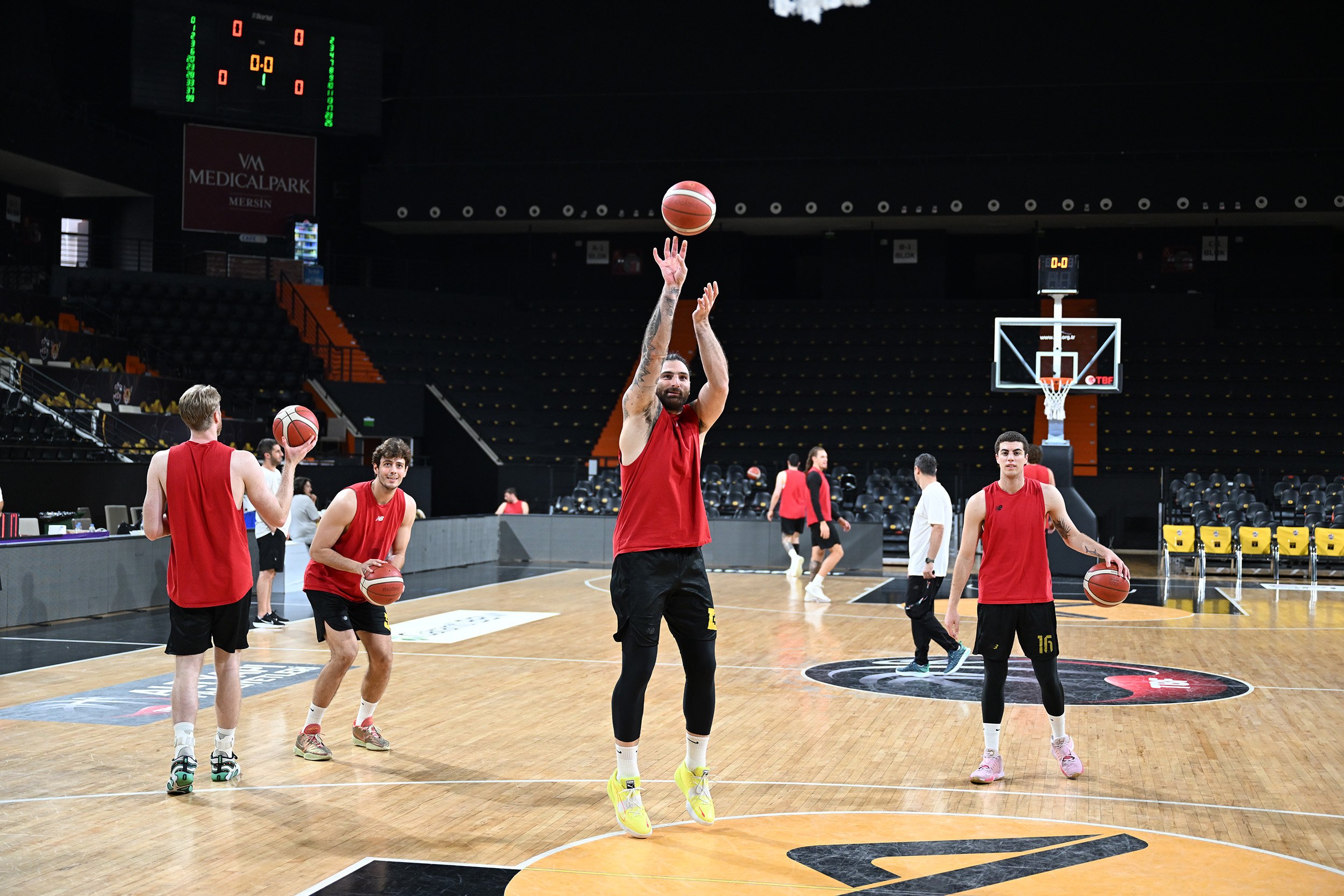 Carettalar Efes’ten galip dönmek İstiyor