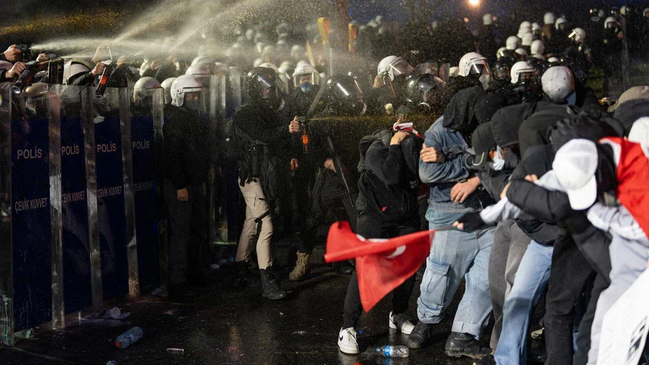 68 gün sonra sevindiren haber: İmamoğlu protestolarında tutuklanan 14 genç tahliye edildi