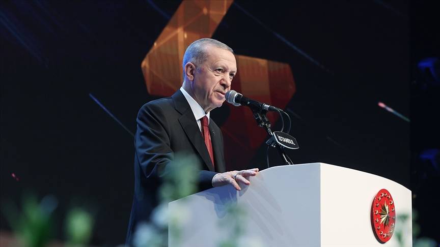 Erdoğan Gülen'in adını anmadan hedefe aldı: 10 binlerce kilometre ötede öldü, biz emri hak vaki olana kadar buradayız