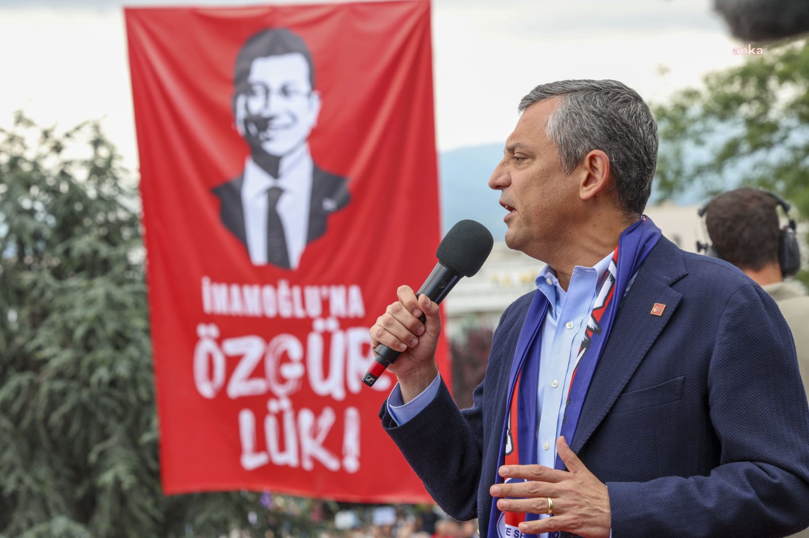 Özgür Özel Düzce'de binlere seslendi: Erdoğan artık cumhurbaşkanı değil cuntanın başkanı